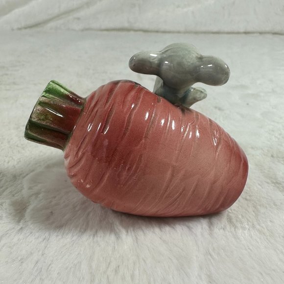 Vintage kitschy ceramic Mouse in Carrot Toothpick Holder Hand Painted 1950’s - Picture 3 of 7